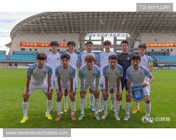 鹏城大胜兰州7-0英博小胜申花1-0 U21联赛精彩纷呈 - 副本